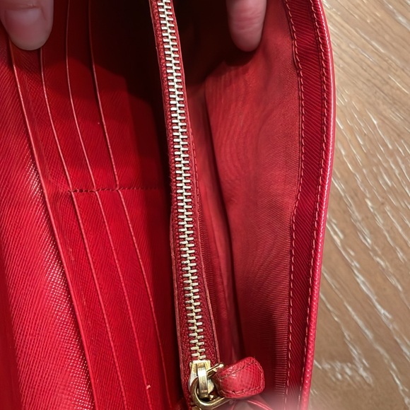 PRADA Saffiano Leather - red wallet - Picture 9 of 12
